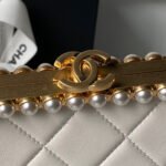 CHANEL 26S CROSSBODY BAG 20 IN WHITE LAMBSKIN - Image 11