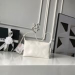 CHANEL 26S HOBO BAG 23 IN WHITE LAMBSKIN - Image 9