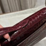 KELLY CUT 31 IN SANGRIA PURPLE ALLIGATOR LEATHER WITH GOLD HARDWARE - Image 4