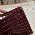 KELLY CUT 31 IN SANGRIA PURPLE ALLIGATOR LEATHER WITH GOLD HARDWARE - Image 14