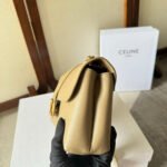 MEDIUM CELINE VICTOIRE BAG 23 IN CAMEL GOLD CALFSKIN - Image 14