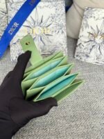 LADY JASMINE CARD HOLDER 10 IN LIGHT GREEN QUILTED PATENT CALFSKIN - Image 7