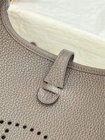 HM 26S EVELYNE BAG 23MM IN DARK BROWN GRAINED CALFSKIN - Image 17