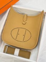 HM 26S EVELYNE BAG 23MM IN GOLDEN BROWN GRAINED CALFSKIN - Image 2