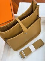 HM 26S EVELYNE BAG 23MM IN GOLDEN BROWN GRAINED CALFSKIN - Image 14