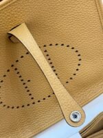 HM 26S EVELYNE BAG 23MM IN GOLDEN BROWN GRAINED CALFSKIN - Image 5