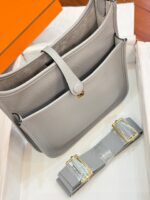 HM 26S EVELYNE BAG 23MM IN LIGHT GRAY GRAINED CALFSKIN - Image 16