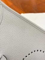HM 26S EVELYNE BAG 23MM IN LIGHT GRAY GRAINED CALFSKIN - Image 9
