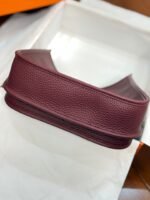 HM 26S EVELYNE BAG 23MM IN WINE RED GRAINED CALFSKIN - Image 9