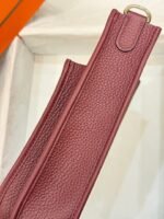 HM 26S EVELYNE BAG 23MM IN WINE RED GRAINED CALFSKIN - Image 20