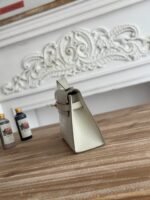 HM 26S KELLY MINI 22MM IN MILKY WHITE CROC EMBOSSED CALFSKIN GOLD KELLY BUCKLE - Image 17