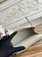 HM 26S KELLY MINI 22MM IN MILKY WHITE CROC EMBOSSED CALFSKIN GOLD KELLY BUCKLE - Image 13