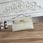 HM 26S KELLY MINI 22MM IN MILKY WHITE CROC EMBOSSED CALFSKIN GOLD KELLY BUCKLE