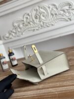 HM 26S KELLY MINI 22MM IN MILKY WHITE CROC EMBOSSED CALFSKIN GOLD KELLY BUCKLE - Image 3