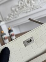 HM 26S KELLY MINI 22MM IN MILKY WHITE CROC EMBOSSED CALFSKIN SILVER KELLY BUCKLE - Image 14