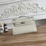 HM 26S KELLY MINI 22MM IN MILKY WHITE CROC EMBOSSED CALFSKIN SILVER KELLY BUCKLE