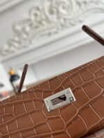 HM 26S KELLY MINI 22MM IN DARK BROWN CROC EMBOSSED CALFSKIN SILVER KELLY BUCKLE - Image 14