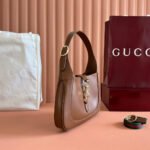 JACKIE SMALL SHOULDER BAG 27 IN TAWNY BROWN CALFSKIN GOLD HARDWARE - Image 12