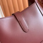 JACKIE SMALL SHOULDER BAG 27 IN BURGUNDY RED CALFSKIN GOLD HARDWARE - Image 15