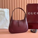 JACKIE SMALL SHOULDER BAG 27 IN BURGUNDY RED CALFSKIN GOLD HARDWARE - Image 2