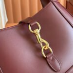 JACKIE SMALL SHOULDER BAG 27 IN BURGUNDY RED CALFSKIN GOLD HARDWARE - Image 14