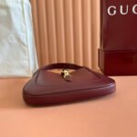 JACKIE SMALL SHOULDER BAG 27 IN BURGUNDY RED CALFSKIN GOLD HARDWARE - Image 4