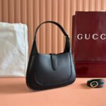 JACKIE SMALL SHOULDER BAG 27 IN BLACK CALFSKIN GOLD HARDWARE - Image 11
