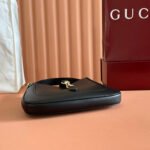 JACKIE SMALL SHOULDER BAG 27 IN BLACK CALFSKIN GOLD HARDWARE - Image 4