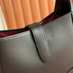 JACKIE SMALL SHOULDER BAG 27 IN BLACK CALFSKIN GOLD HARDWARE - Image 16