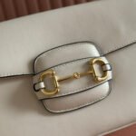 GUCCI 25S HORSEBIT 1955 MINI BAG 26 CM IN LIGHT BEIGE CALFSKIN WITH GOLD HARDWARE - Image 4