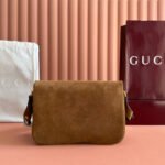 GUCCI 25S HORSEBIT 1955 30 CM IN BROWN SUEDE WITH GOLD HARDWARE - Image 10