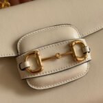 GUCCI 25S HORSEBIT 1955 MEDIUM SHOULDER BAG 29 CM IN CREAM WHITE CALFSKIN WITH GOLD HARDWARE - Image 2