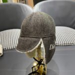KNITTED TRAPPER HAT IN GRAY WOOL 439525 - Image 10