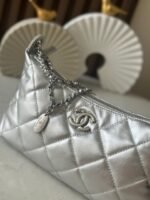 CHANEL 26S HOBO BAG 26 IN SILVER LAMBSKIN - Image 3