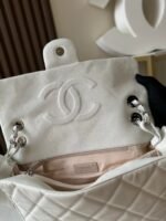 CHANEL 25S SHOULDER BAG 40 IN WHITE CAVIAR WITH SILVER HARDWARE - Image 16