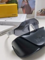 FF SQUARED VISOR FRAME SUNGLASSES 557144 IN ACETATE - Image 10