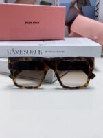RUNWAY SQUARE SUNGLASSES 513009 IN HAVANA ACETATE - Image 15