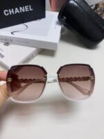 SQUARE SUNGLASSES 632874 IN WHITE ACETATE - Image 5