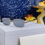 RECTANGULAR FRAME SUNGLASSES GG1457S IN METAL - Image 9