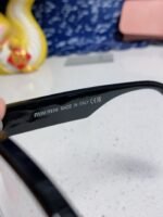 RUNWAY SUNGLASSES 567508 IN BLACK ACETATE GOLD LOGO - Image 5