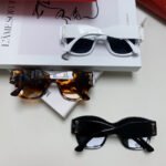 CHUNKY SQUARE FRAME SUNGLASSES 533149 IN ACETATE - Image 32