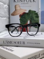 BUTTERFLY FRAME SUNGLASSES 570220 IN ACETATE - Image 12