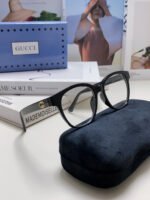 BUTTERFLY FRAME SUNGLASSES 570220 IN ACETATE - Image 22