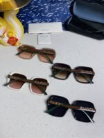 SQUARE FRAME SUNGLASSES 573309 IN ACETATE EMBOSSED LOGO - Image 25
