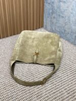 LE 5 À 7 SUPPLE BAG 31 IN KHAKI BROWN SUEDE - Image 15