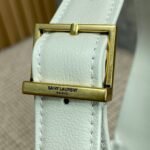 LE 5 À 7 SMALL SUPPLE 22 IN WHITE CALFSKIN GOLD BUCKLE - Image 7