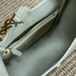 LE 5 À 7 SMALL SUPPLE 22 IN WHITE CALFSKIN GOLD BUCKLE - Image 8