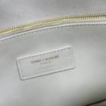 LE 5 À 7 SMALL SUPPLE 22 IN WHITE CALFSKIN GOLD BUCKLE - Image 18