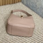 LE 5 À 7 SMALL SUPPLE 22 IN BABBY PINK CALFSKIN GOLD BUCKLE - Image 9