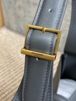 LE 5 À 7 SMALL SUPPLE 22 IN NEPAL BLUE CALFSKIN GOLD BUCKLE - Image 17